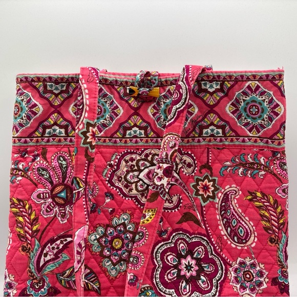 Vera Bradley Call Me Coral Medium Quilted Ret Pattern Toggle Shoulder/Tote Bag - Picture 2 of 16